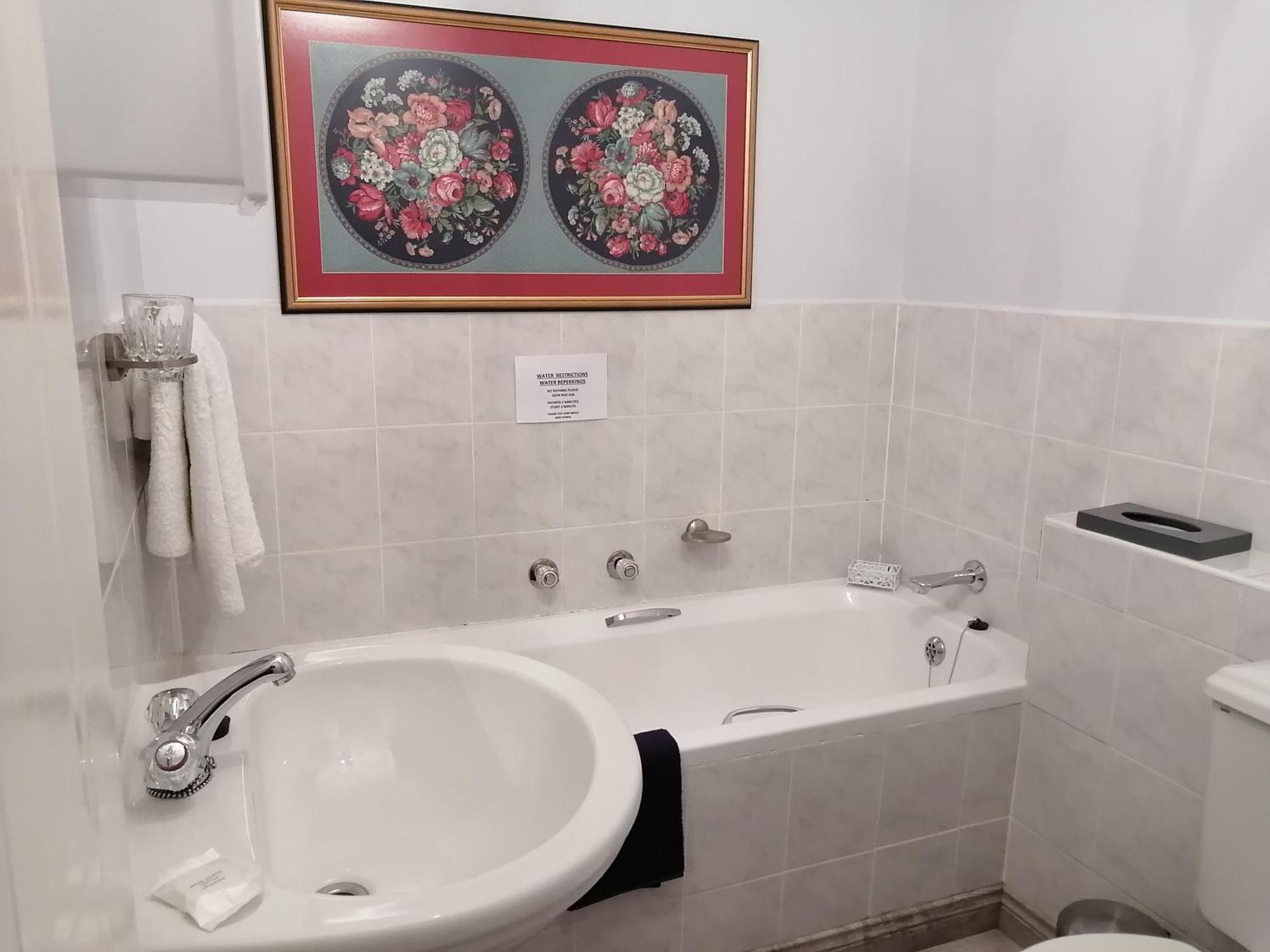 Amzee Bokmakierie Guest House Dana Bay Room photo